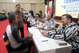 Pemkot Batu bagikan insentif untuk pelaku sektor jasa transportasi