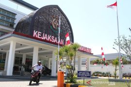 Kejari Mataram periksa pejabat Dispora terkait penyaluran dana KONI Rp15,5 miliar