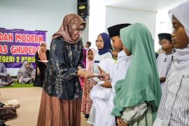 DWP UP Dinas Pendidikan Kota Kediri santuni yatim dan duafa