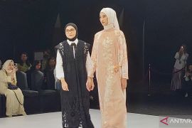 Warna "earth tone" jadi tren make up untuk hari Lebaran