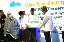 YBM PLN UIP Nusra salurkan 725 paket santunan untuk anak yatim dan fakir miskin