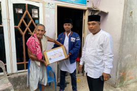 IJTI Kaltara Membagikan Puluhan Paket Sembako Gratis