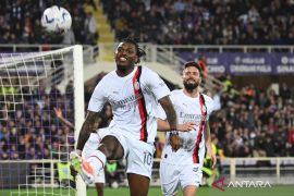 Milan menang 2-1 atas Fiorentina, Leao tampil memukau