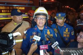 Pemprov DKI turunkan robot untuk padamkan api di Gudmurah