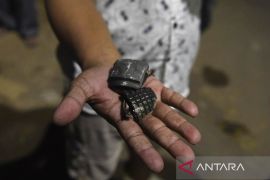 Warga akui ada granat dan peluru terlempar ke permukiman