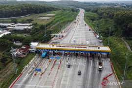 Lonjakan volume kendaraan arus mudik di GT Kalikangkung diperkirakan terjadi 6 April 2024