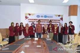 Mahasiswa Fakultas Kedokteran Raih Terbaik I Pilmapres UNG 2024