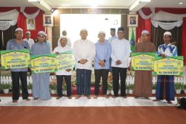 Pemkab bagikan dana hibah 10 TKA/TPA di HSS