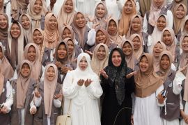 Pj Ketua PKK HSS hadiri haul  Ummul Mu'minin Sayyidah Khadijah Al-Kubro