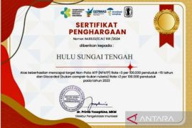 Pemkab HST terima penghargaan soal campak dan polio dari Kemenkes RI