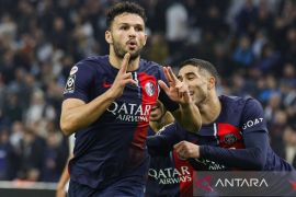 Dengan sepuluh pemain, PSG sukses amankan kemenangan 2-0 atas Marseille
