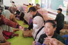Pemprov Sulbar menyiapkan 10 ton beras untuk operasi pasar