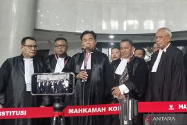Yusril: MK bebas minta keterangan siapa saja