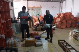 Pengiriman barang di  Kantor Pos Ternate meningkat 20 persen