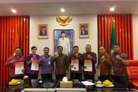 Bupati Bangli serahkan rapor kinerja OPD
