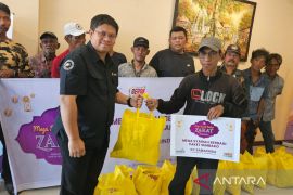 Bank Mega Syariah salurkan 5.800 paket sembako di 41 kota