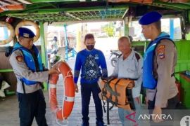 Polhukam kemaren, Satpolairud larang kapal overload hingga Dishub Tapin susun langkah pengamanan