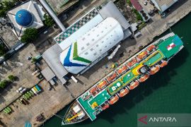 Arus mudik lebaran 2024 di Pelabuhan Makassar Page 2 Small