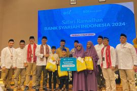 BSI serahkan  bantuan Rp250 juta untuk yayasan panti asuhan di Ambon