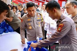 Kadin DKI dan Polda Metro Jaya gelar bazar sembako murah bantu warga