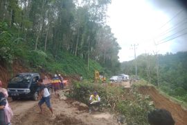 Satlantas Polres Pasaman Barat ingatkan pemudik waspada daerah longsor