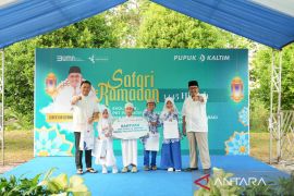 Pupuk Kaltim tebar manfaat Ramadhan, salurkan sembako dan Al Quran