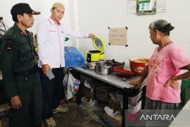 Polisi WH gerebek sebuah warung nasi di Meulaboh, pembeli melarikan diri