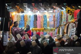 Penjualan busana muslim di Kudus naik jelang Lebaran