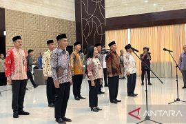 Mensesneg lantik Bey Machmudin menjadi Staf Ahli Komunikasi Politik