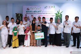 Pemkab Bekasi berikan bantuan kepada 230 anak yatim