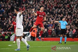 Wataru Endo diragukan tampil lawan Sheffield United