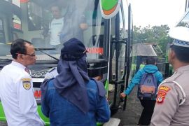 Dishub Gunungkidul uji kelaikan angkutan Lebaran 2024 di terminal