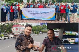 PLN UP3 Sibolga berbagi takjil dan sosialisasi promo tambah daya ke masyarakat