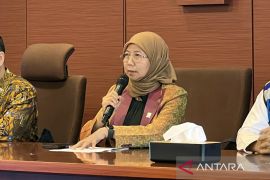 Pemilik kendaraan listrik dapat mengisi daya di Kantor PLN
