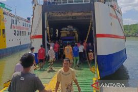 Pelabuhan feri Kariangau Balikpapan masih landai jelang lebaran