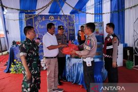 Pemkot bersama Polres Padangsidimpuan salurkan bingkisan Pospam lebaran