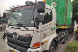Wanita pengendara sepeda motor tewas tergilas truk trailer di Cilincing