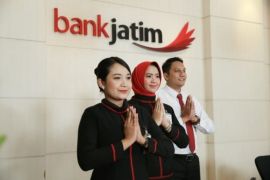 Bank Jatim resmi jadi pemegang saham pengendali Bank Lampung