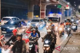 Jalan Kalimalang padat lalin hingga dua kilometer&nbsp;pada H-5 Lebaran