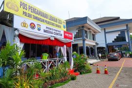 Daop 8 imbau penumpang tidak segan minta tolong petugas Posko Lebaran