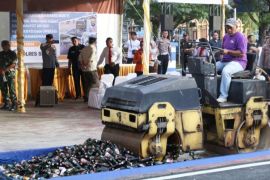 Polres Siak hancurkan narkoba, knalpot, dan ratusan botol miras