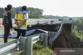 Menteri PUPR: Longsor di Tol Bocimi akibat curah hujan tinggi
