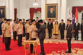 Jokowi kukuhkan Budi Waseso jadi Ketua Kwarnas Pramuka
