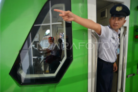 Target penumpang kereta api selama lebaran di Padang Page 1 Small