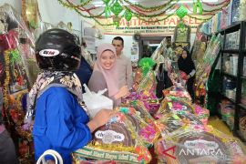 Merawat peluang usaha dari tradisi berbagi bingkisan jelang Lebaran