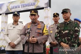 Kapolri evaluasi arus mudik di Merak percepat bongkar muat kendaraan