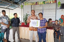 Pemkot Ambon salurkan dana stimulan kepada korban bencana  kebakaran