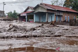 Banjir lahar dingin Gunung Marapi