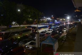 Puncak arus mudik Pelabuhan Bakauheni Page 2 Small