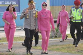 Polres Serdang Bedagai bagikan bingkisan kepada personel di pos Lebaran